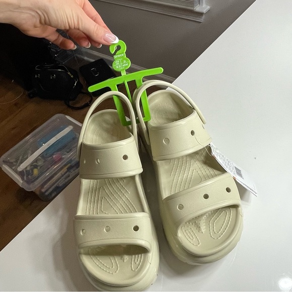 BNIB Crocs Mega Crush Sandal Tik Tok Sandals size 8 Bone NWT - Picture 11 of 16